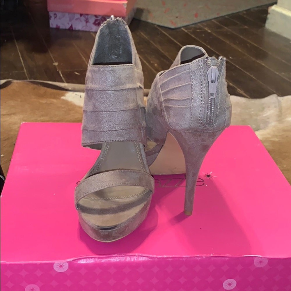 Willow taupe